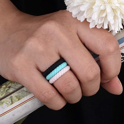 Negro apilable trenzado fino Ring Hypoallergenic Silicone Wedding Rings del deporte para las mujeres